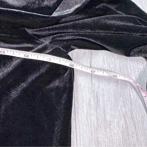 Ralph Lauren Women's NWT Black Velvet Off The Shoulder Long Sleeve Top XS - Picture 4 of 6